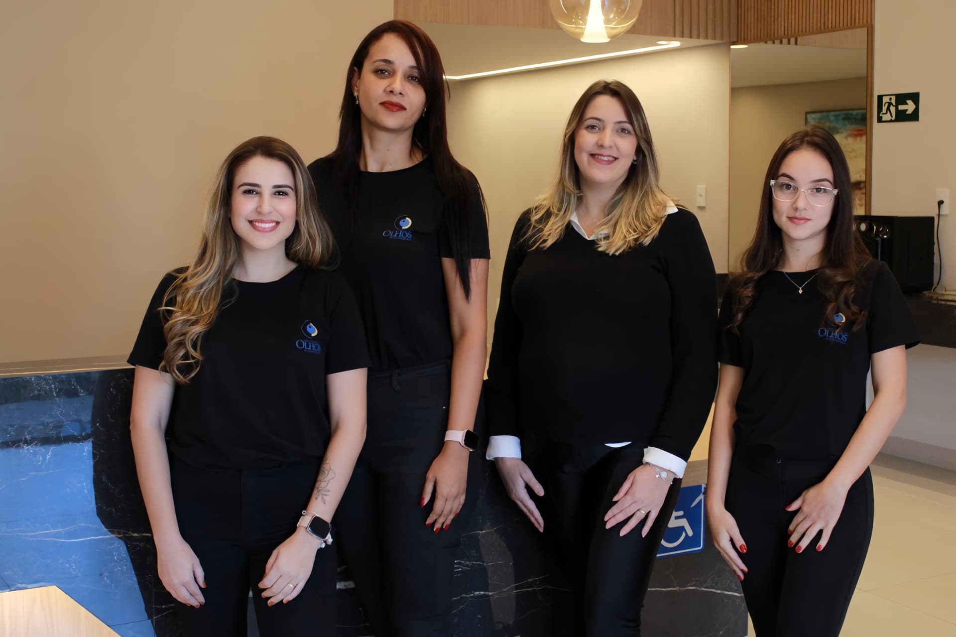 Equipe de recepção do Instituto de Olhos de Divinópolis